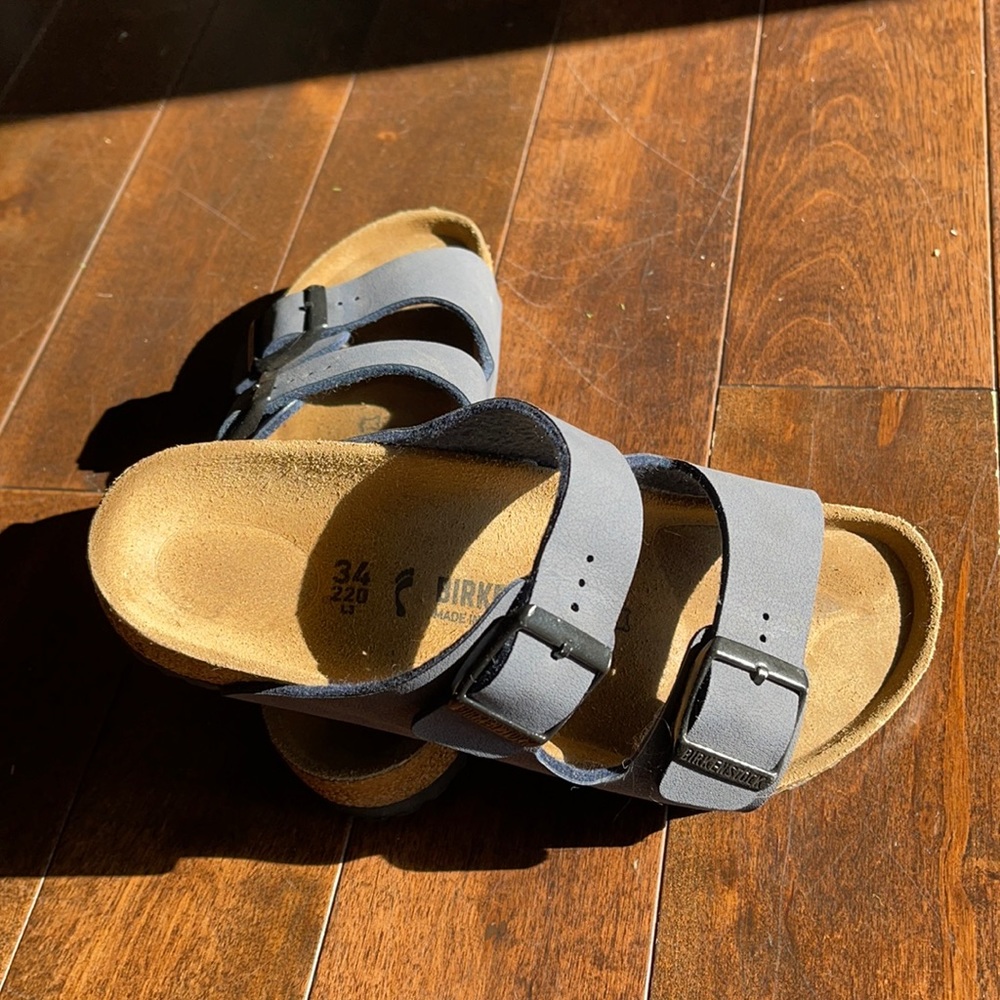 Birkenstock Arizona size 34 LIKE NEW!